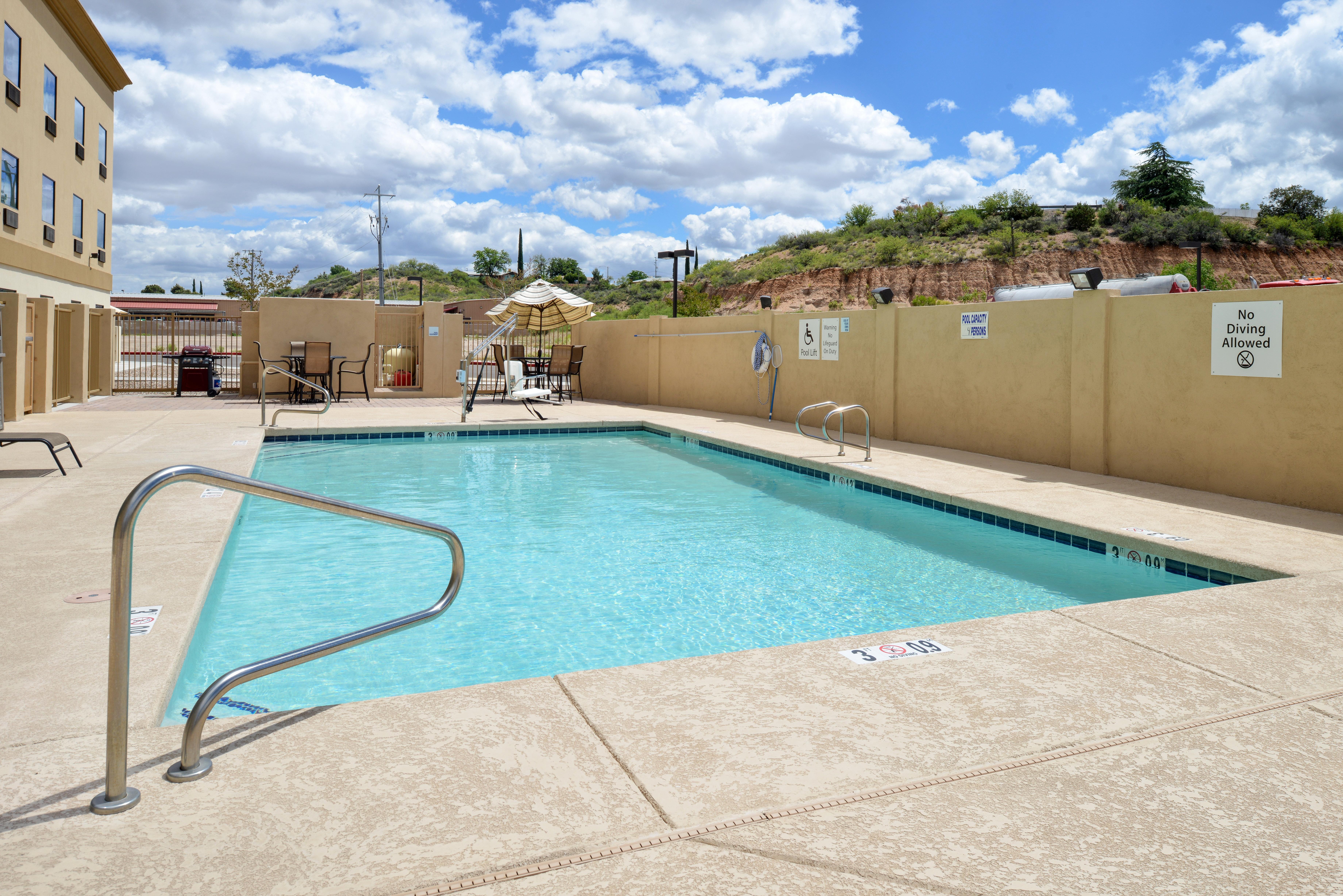 Holiday Inn Express & Suites Globe By Ihg Exterior photo